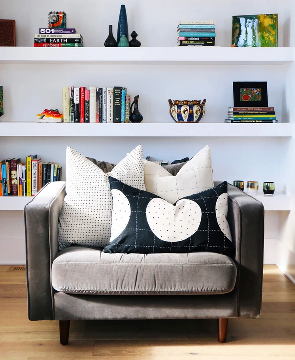 LUNAR DOT LUMBAR PILLOW